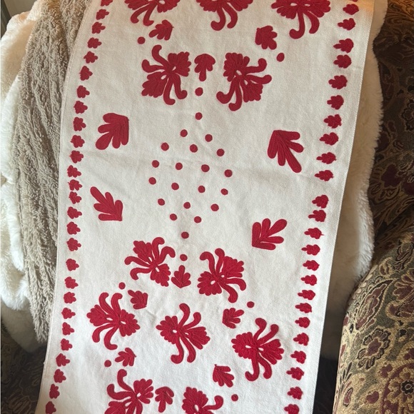 Anthropologie Damask Embroidered Cotton Table Runner - Picture 3 of 4